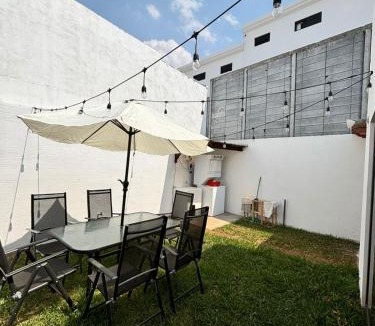 Ciudad Vieja House | Casa Mura