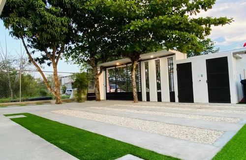 Flores House | Casa Nefertari