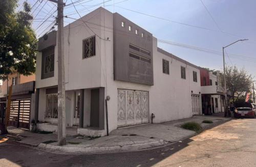 Guadalupe House | Casa para conocer Mty con cochera