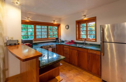 Panajachel House | Casa Tropical Atitlán - 3 Bedroom House in garden oasis
