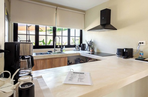 Merida Municipality House | Casa Venado | Private Pool · Peaceful rest · Across from a Park · Parking