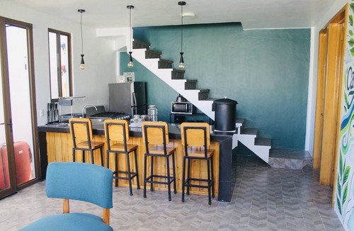 San Pedro La Laguna Ski Chalet | Casa Viento - Private Pool, Garden & BBQ