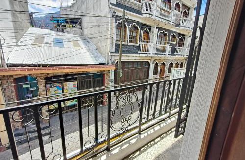 Santiago Atitlan House | Casas de Qlí