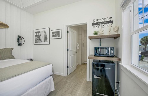 Nokomis Hotel | Casey Key Resorts - Beachfront