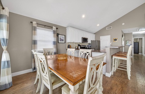 San Luis House | Cast-Away Deck Fishing! Pets! 3 bed 2 bath. Huge fish! House in the water!