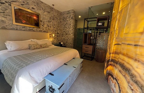 Santeagueda Hotel | Castello di Carlo - Suite Carlo IV