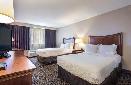 Ithaca Hotel | Cayuga Blu