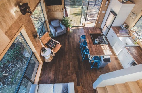 Dripping Springs House | Cedar Hollow↠ Hill Country cabin w/Loft & Light & Pickleball