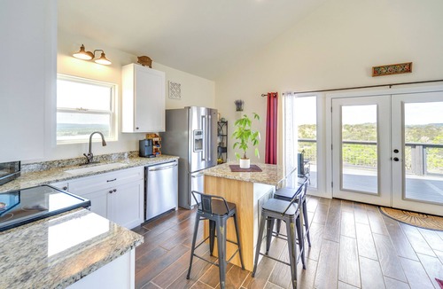Center Point Cottage | Center Point Countryside Cottage w/Deck, Grill!