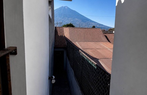 Antigua Guatemala Apartment | Central Antigua Loft · King Bed · Volcano Views