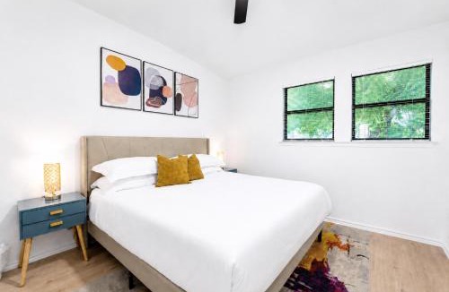Hancock Apartment | Central Chic 2BR King Suites Close to UT, Moody Center, & DT