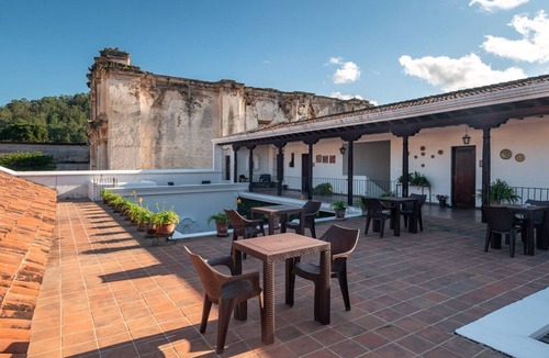 Antigua Guatemala Apartment | Central colonial apartment with private balcony