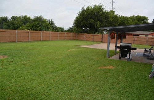 Forest Hill House | Central World Cup Retreat with Patio & AC