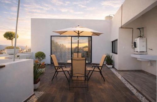 Atlixco House | Centric house Game Room Terrace Family