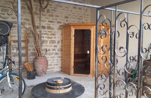 Saint-Germain-les-Arlay Bed & Breakfast | chambre comtoise