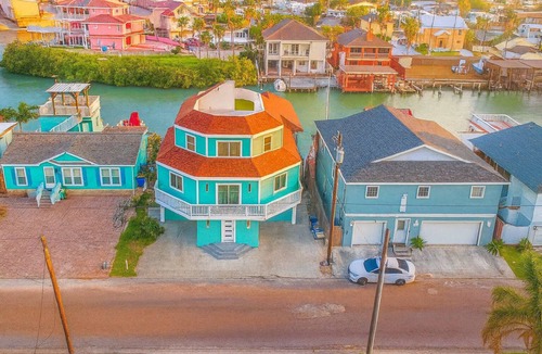 Port Isabel House | Channelfront - Remodeled - Pool - Boatslips