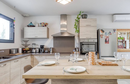 Saint-Didier-de-Formans House | Charming country house