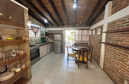 Colonia 5 de Diciembre Apartment | Charming 1-bedroom apartment in fabulous Puerto Vallarta with AC