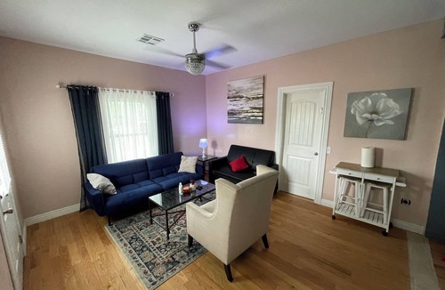 Governmental Mall House | Charming 1-bedroom house with WiFi - Unit #2