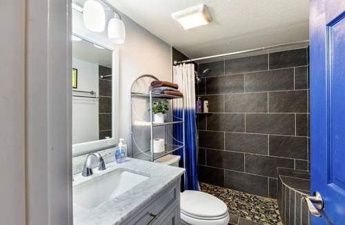 Surprise Apartment | Charming 1BR Condo w/Pool, King Bed & BBQ