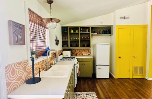 Clarksville House | Charming 2-bedroom bungalow in welcoming Austin with WiFi, AC