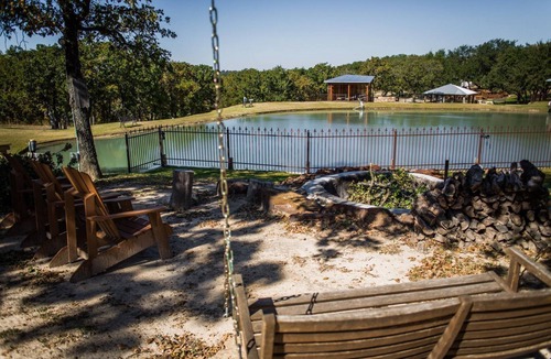 Agnes House | Charming 2-bedroom house on 40 acres in Springtown with pond