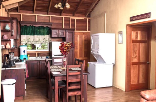 Santa Ana House | Charming 2-bedroom house with AC, WiFi and Pool in peaceful Place Santa Ana