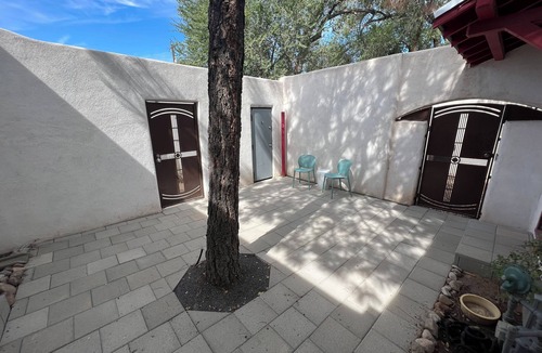 Nob Hill House | Charming 2-bedroom house in fabulous Nob Hill Albuquerque with WiFi, AC