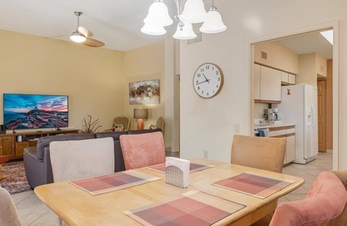 Villages of Green Valley House | Charming 2-bedroom house in welcoming Green Valley with WiFi, AC
