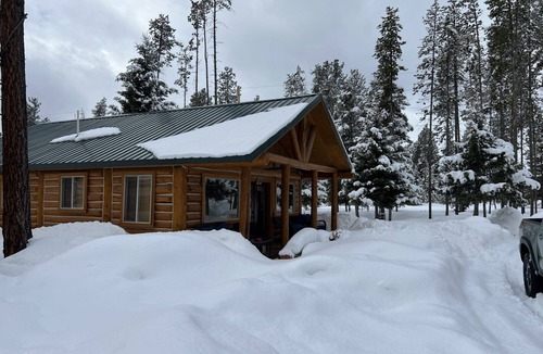 Seeley Lake Cabin | Charming 2-bedroom cabin with bonus loft, pet-friendly in Seeley Lake