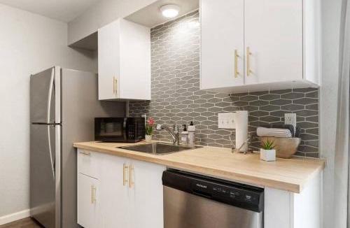 South Manchaca House | Charming 2BR Home in South Austin