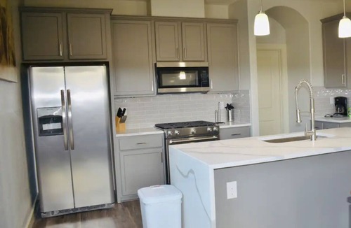 Central Business District House | Charming 3-bedroom house with AC, WiFi in enjoyable Houston