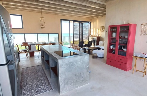 Hunucma House | Charming 3-bedroom house with WiFi and AC in a safe and charming fishermans town