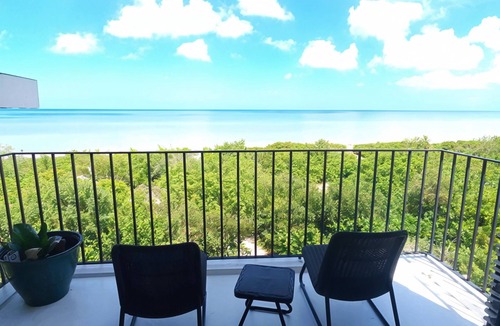 Hunucma House | Charming 3-bedroom house with WiFi and AC in a safe and charming fishermans town