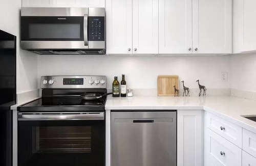 Chestnut House | Charming 3-bedroom house Austin TX