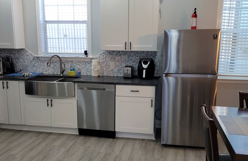 Faubourg Delassize House | Charming 3-bedroom private oasis 3 blocks from the main parade route