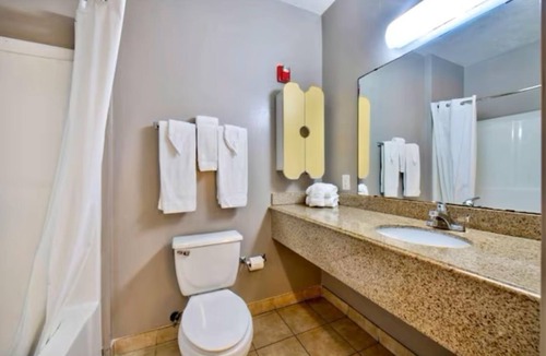 Beaumont Hotel | Charming 3 - Units Perfect for Dining at Crazy Cajun – Steps Away!