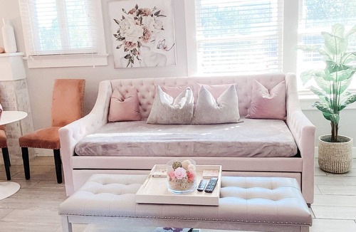 Governmental Mall House | Charming 3BR Bungalow for Bachelorette + Bridal