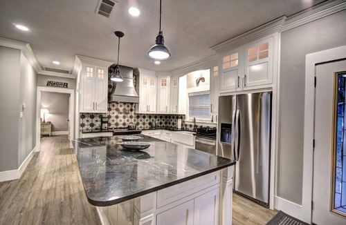 Negreet House | Charming 4-bedroom, 3 Bath Lake House on Toledo Bend Lake