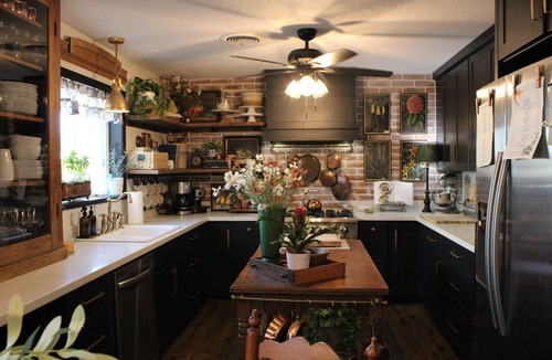 Bryan House | Charming 4-bedroom house in Bryan