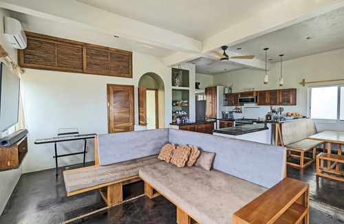 Bajos de Chila House | Charming 5-bedroom house with AC, WiFi in beautiful Bajos de Chila