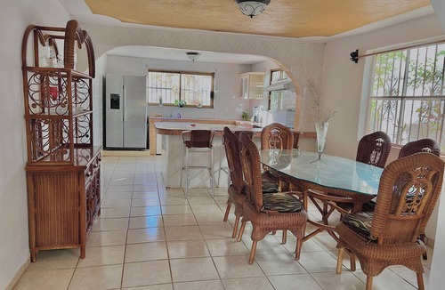 Area Militar de Vallarta House | Charming 6-bedroom house with AC in Las Juntas