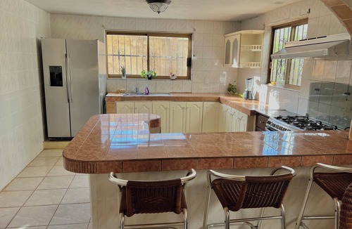 Area Militar de Vallarta House | Charming 6-bedroom house with AC in Las Juntas
