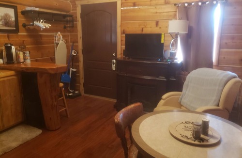 Thompson Falls Cabin | Charming cabin in delightful Thompson Falls with AC