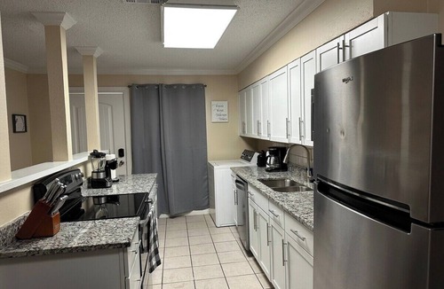 Midland House | Charming Cedar 3-bedroom house with AC in Midland