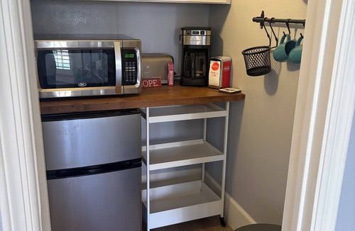 Palo Verde Apartment | Charming Detached Casita With Kitchenette & Private Entrance in Chandler