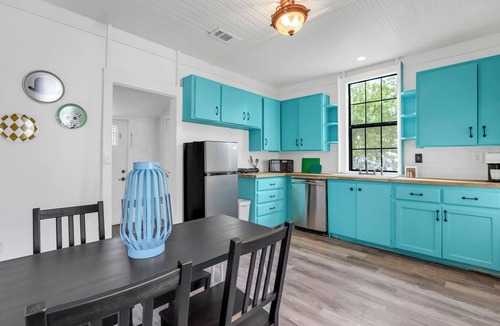 Buda House | Charming Downtown Buda Cottage | Walk to Dining, Shops & Nightlife