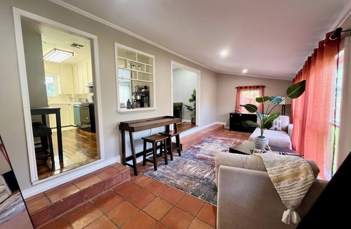 Del Mar House | Charming Home Near Ocean Dr. Pool, BBQ, Coffee Bar & More!