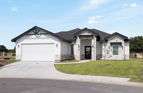 La Feria House | Charming Home w/Private Pool Fenced backyard Wi-Fi