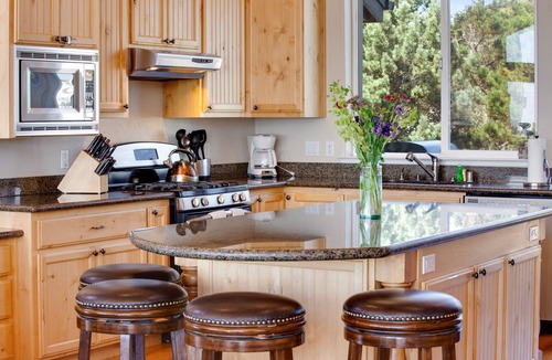 Albion House | Charming Home with Private Hot Tub and Spectacular Ocean Views